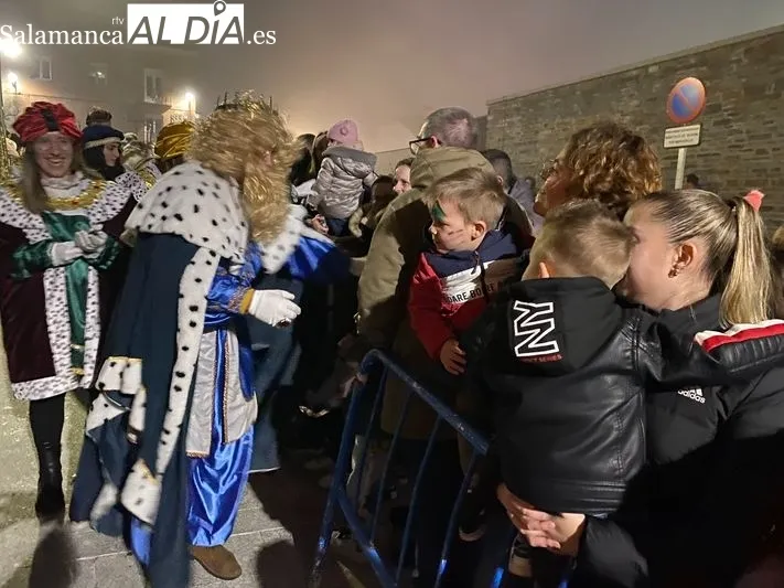 Foto 6 - M&aacute;gica y emocionante llegada de los Reyes Magos a Alba de Tormes&nbsp;