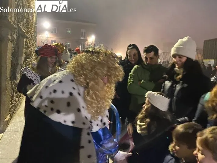 Foto 5 - M&aacute;gica y emocionante llegada de los Reyes Magos a Alba de Tormes&nbsp;