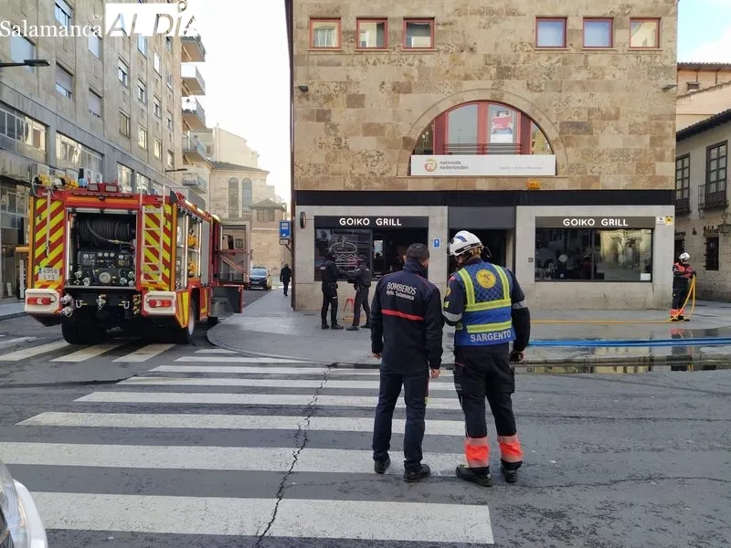 Incendio en el número 18 de la calle Correhuela