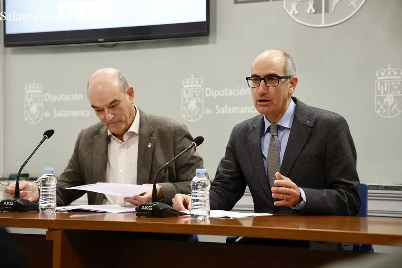 Entrega a 19 ayuntamientos de Salamanca de sus nuevos inventarios de bienes municipales. Foto de David Sañudo