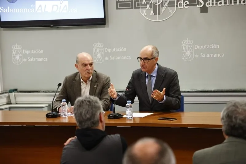 Entrega a 19 ayuntamientos de Salamanca de sus nuevos inventarios de bienes municipales. Foto de David Sañudo