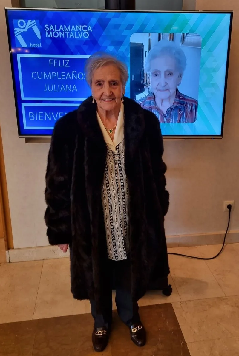 Juliana celebraba su 100 cumpleaños junto a su familia
