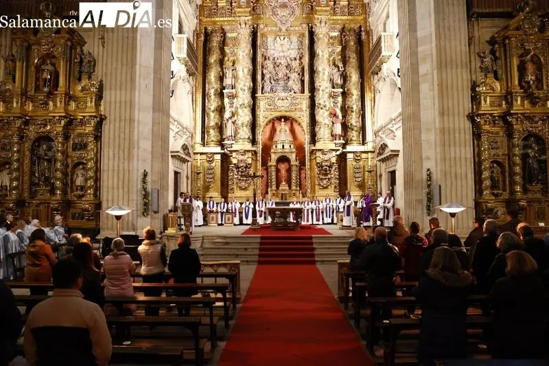 Misa dedicada a Benedicto XVI en la Clerecía. Foto de David Sañudo