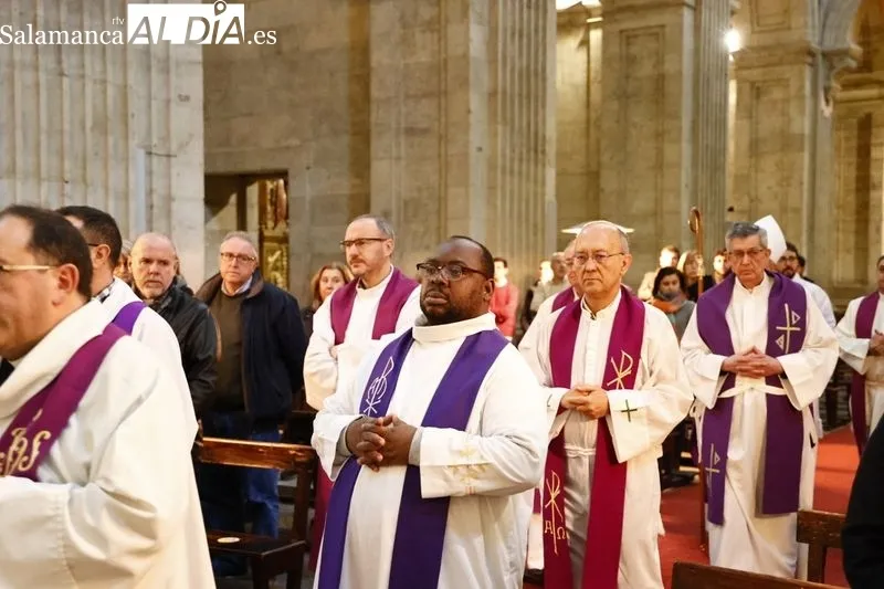 Misa dedicada a Benedicto XVI en la Clerecía. Foto de David Sañudo