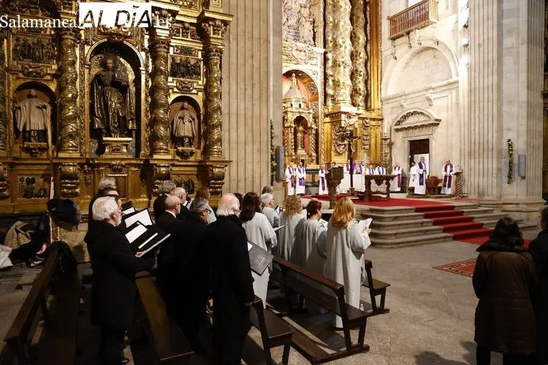 Misa dedicada a Benedicto XVI en la Clerecía. Foto de David Sañudo