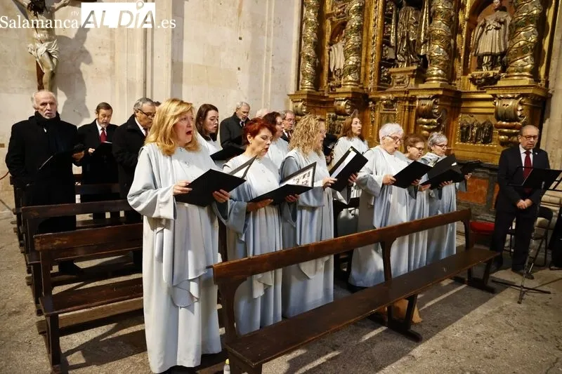 Misa dedicada a Benedicto XVI en la Clerecía. Foto de David Sañudo