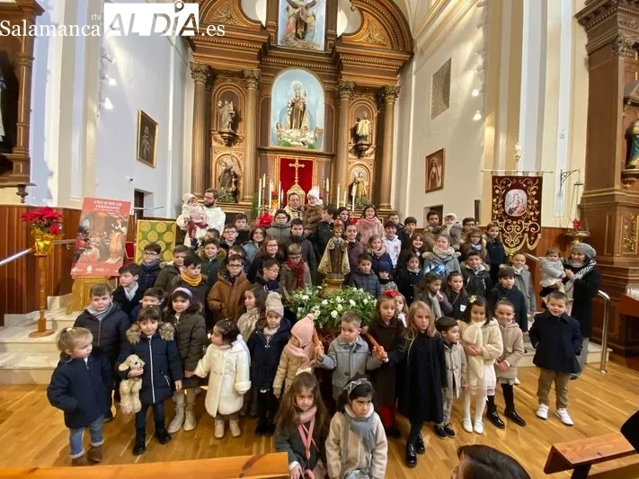 Foto 6 - Los m&aacute;s peque&ntilde;os protagonizan el d&iacute;a del Ni&ntilde;o Jes&uacute;s de Praga