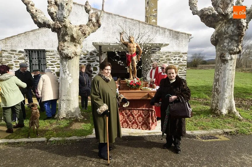 Foto 8 - San Sebasti&aacute;n procesiona por su Arrabal con nuevas andas