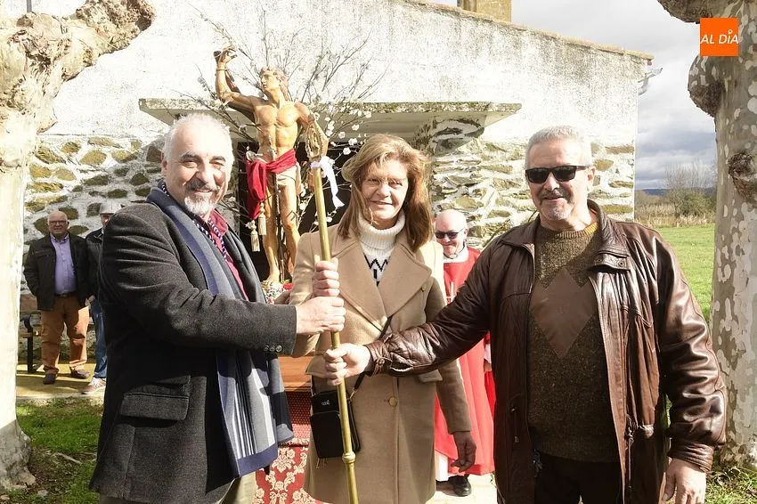 Foto 6 - San Sebasti&aacute;n procesiona por su Arrabal con nuevas andas