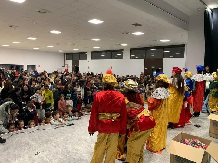 Mágica visita de los Reyes Magos a Doñinos