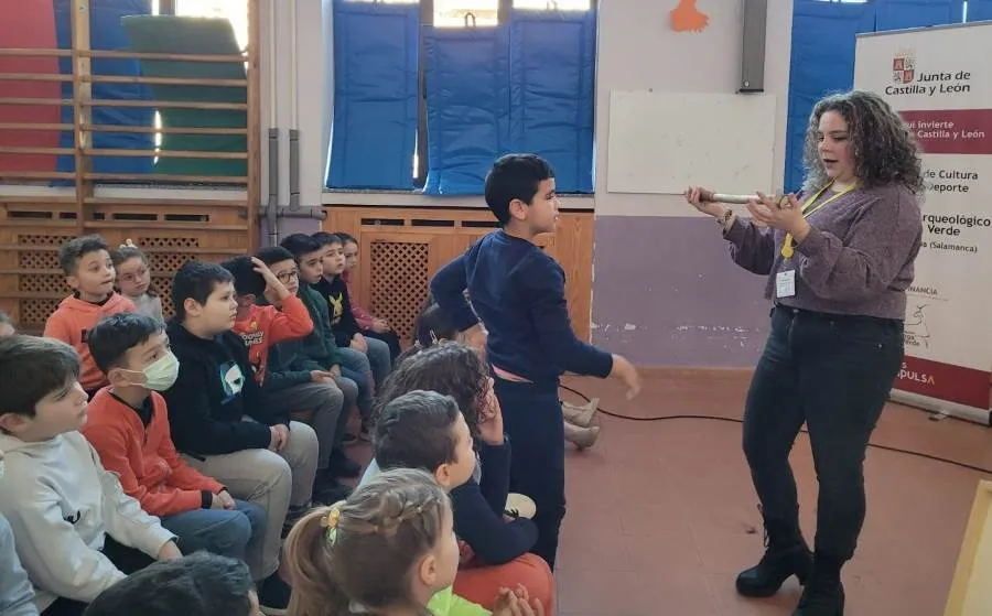 Foto 2 - El Colegio San Francisco acoge el estreno de una obra de Al&uacute;a Teatro sobre Siega Verde