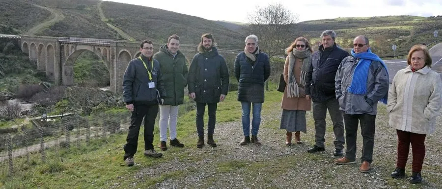 Foto 2 - Garc&iacute;a-Gallado visita el Yacimiento Prehist&oacute;rico de Siega Verde