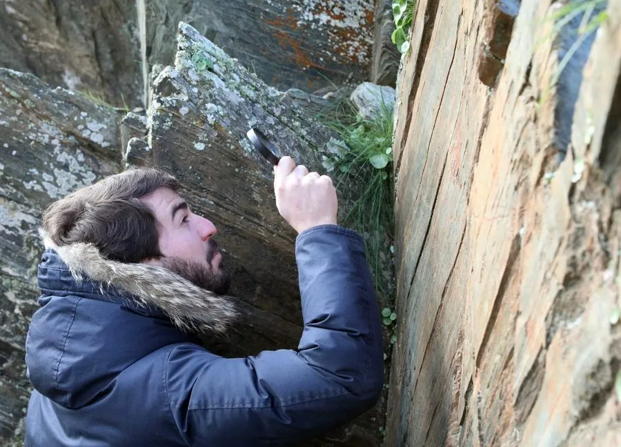 Foto 3 - Garc&iacute;a-Gallado visita el Yacimiento Prehist&oacute;rico de Siega Verde