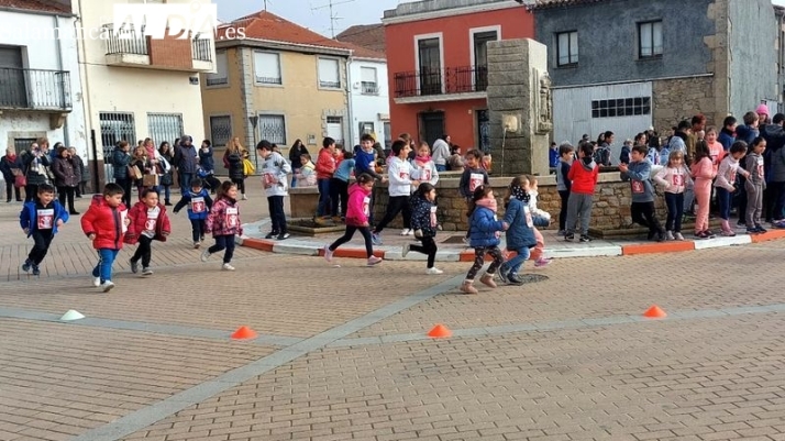 Los escolares del colegio Liminares celebran con una carrera solidaria el Día de la Paz