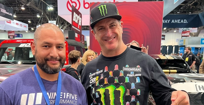 El piloto Ken Block muere en un accidente tras caérsele encima una moto de nieve