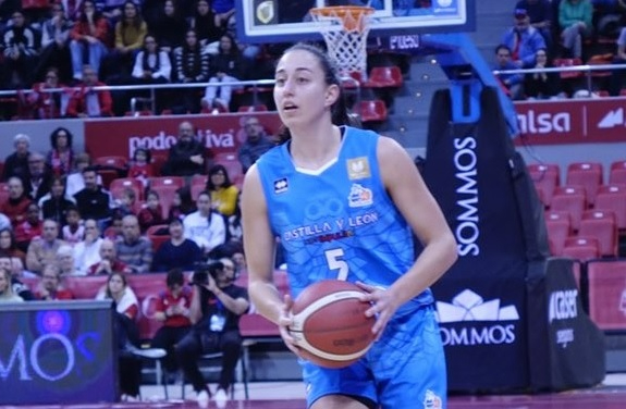 El Perfumerías Avenida evidencia su mejoría al tumbar al Casademont Zaragoza en el Príncipe Felipe (62-76)