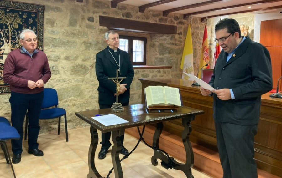 Foto 1 - Antonio Risueño presta juramento como nuevo Vicario de Pastoral de la Diócesis