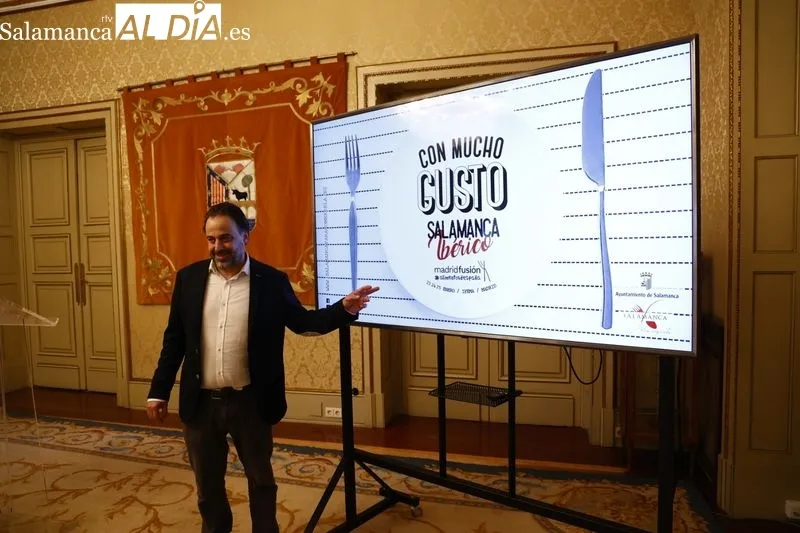 Presentación en el Ayuntamiento de la expedición de Salamanca que acudirá a Madrid Fusión