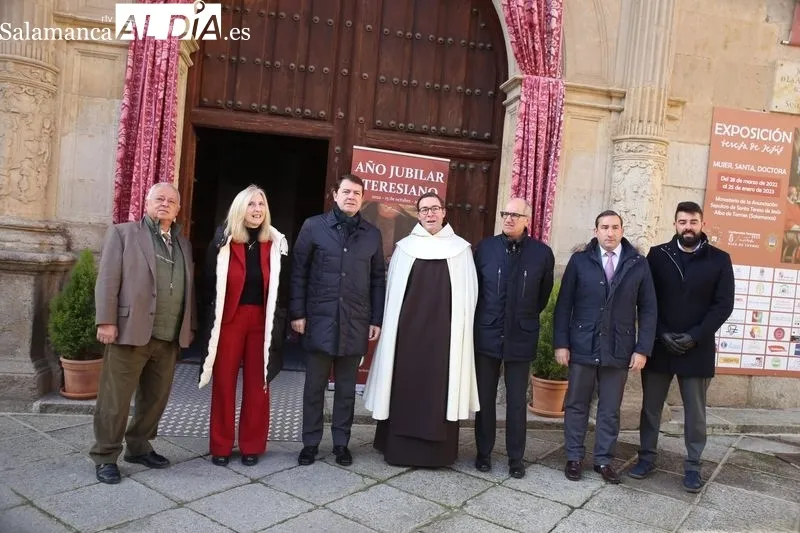 Visita de Mañueco a la exposición 'Teresa de Jesús: Mujer, Santa, Doctora', en el Monasterio de la Anunciación, en Alba de Tormes. Foto de Estudio Digital Francisco Cañizal