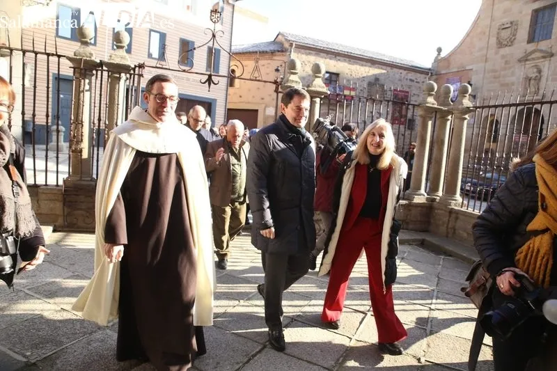 Visita de Mañueco a la exposición 'Teresa de Jesús: Mujer, Santa, Doctora', en el Monasterio de la Anunciación, en Alba de Tormes. Foto de Estudio Digital Francisco Cañizal