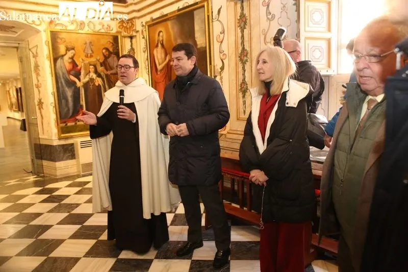 Visita de Mañueco a la exposición 'Teresa de Jesús: Mujer, Santa, Doctora', en el Monasterio de la Anunciación, en Alba de Tormes. Foto de Estudio Digital Francisco Cañizal