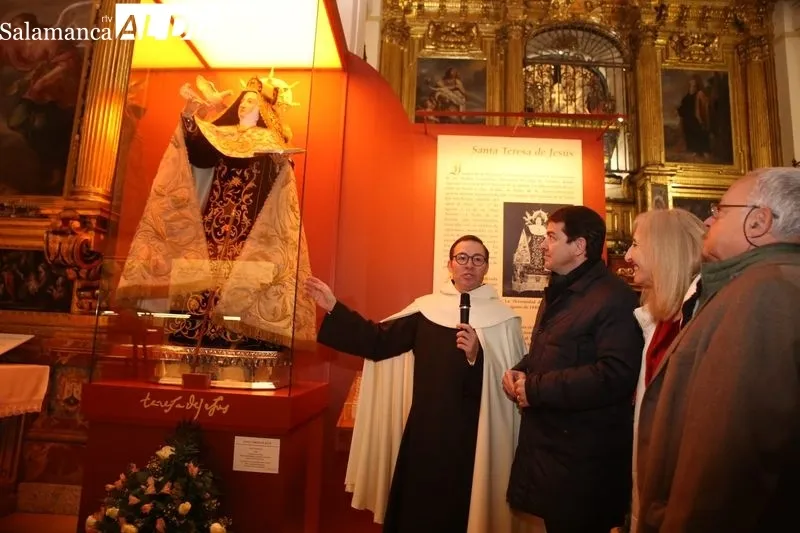Visita de Mañueco a la exposición 'Teresa de Jesús: Mujer, Santa, Doctora', en el Monasterio de la Anunciación, en Alba de Tormes. Foto de Estudio Digital Francisco Cañizal