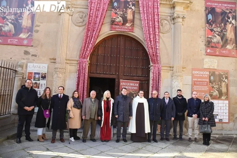 Visita de Mañueco a la exposición 'Teresa de Jesús: Mujer, Santa, Doctora', en el Monasterio de la Anunciación, en Alba de Tormes. Foto de Estudio Digital Francisco Cañizal