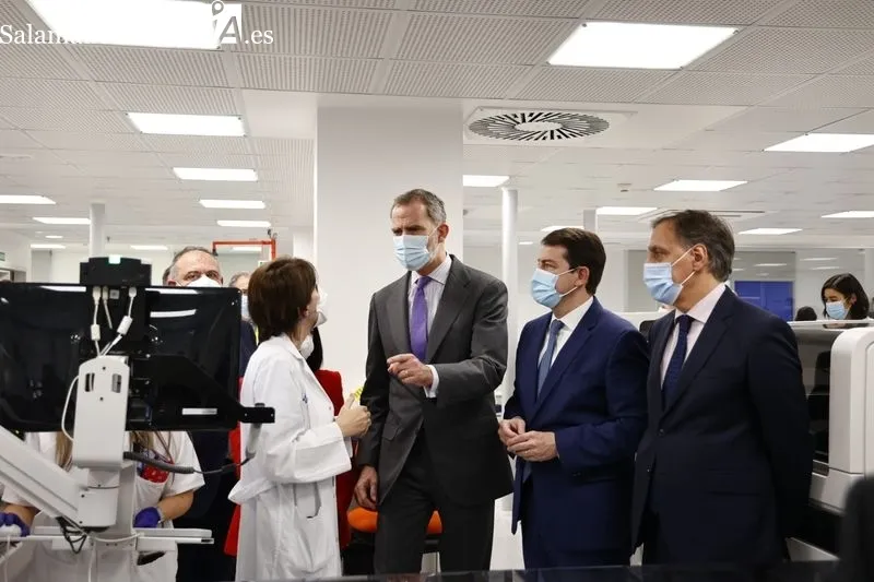 Visita del rey Felipe VI al Hospital de Salamanca. Foto de David Sañudo