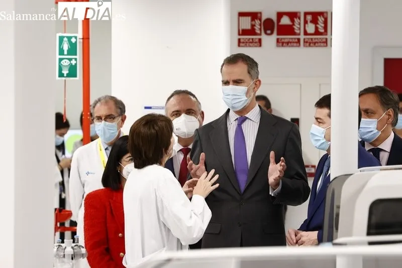 Visita del rey Felipe VI al Hospital de Salamanca. Foto de David Sañudo