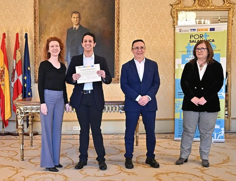 La concejala de Familia e Igualdad de Oportunidades, Ana Suárez Otero, ha entregado este miércoles los certificados de tres cursos del CEFOL