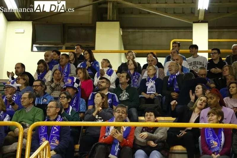 Galería de imágenes del partido con el público presente / Fotos: David Sañudo