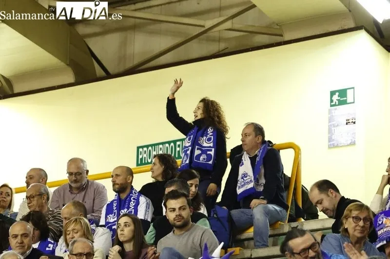 Galería de imágenes del partido con el público presente / Fotos: David Sañudo