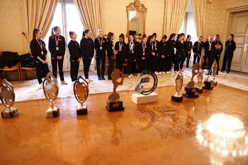 Foto 5 - El Club R&iacute;tmica Salamanca, recibido en el Ayuntamiento por el alcalde de la ciudad
