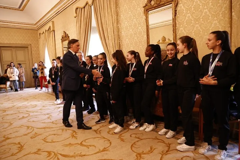 Foto 4 - El Club R&iacute;tmica Salamanca, recibido en el Ayuntamiento por el alcalde de la ciudad