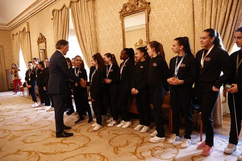 Foto 3 - El Club R&iacute;tmica Salamanca, recibido en el Ayuntamiento por el alcalde de la ciudad
