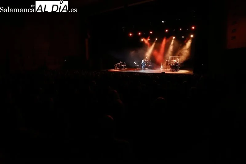 Concierto de Víctor Manuel en el CAEM. Fotos: David Sañudo