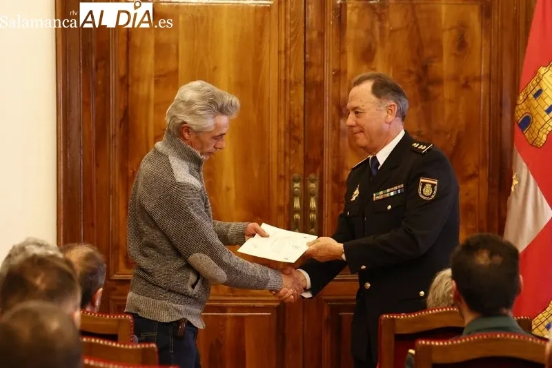Acto de entrega de la Medalla al Mérito de la Protección Civil y de los Diplomas de la Red Nacional de Radio de Emergencia (REMER). Fotos: David Sañudo