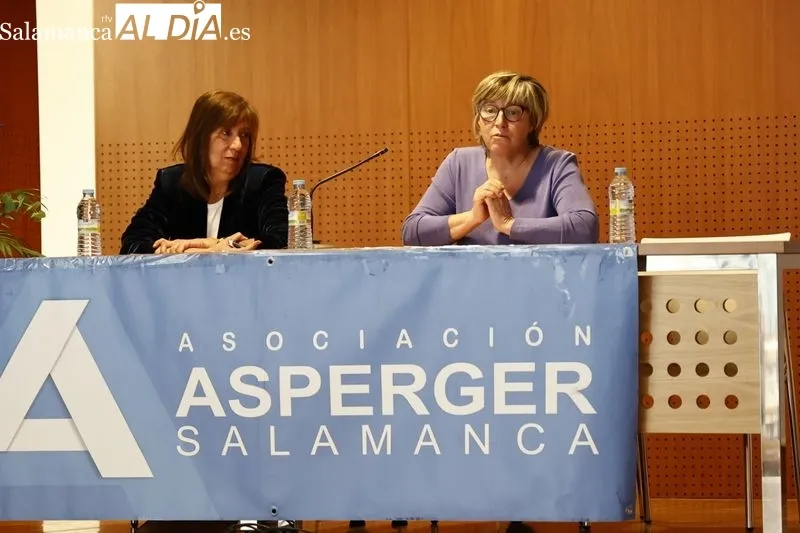 Foto 10 - Estos actos han tenido lugar en Salamanca con motivo del D&iacute;a Internacional del S&iacute;ndrome de Asperger