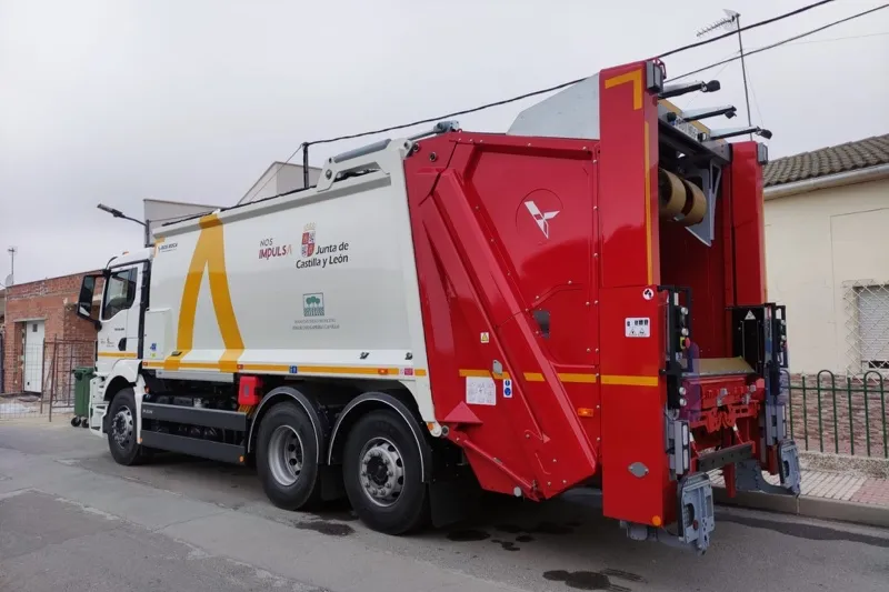 La Mancomunidad Cantalapiedra-Las Villas recibe el nuevo camión de recogida de basuras