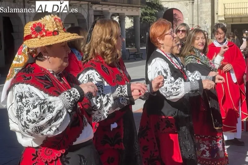 Las mujeres de Peñaranda disfrutan de la festividad de Santa Águeda