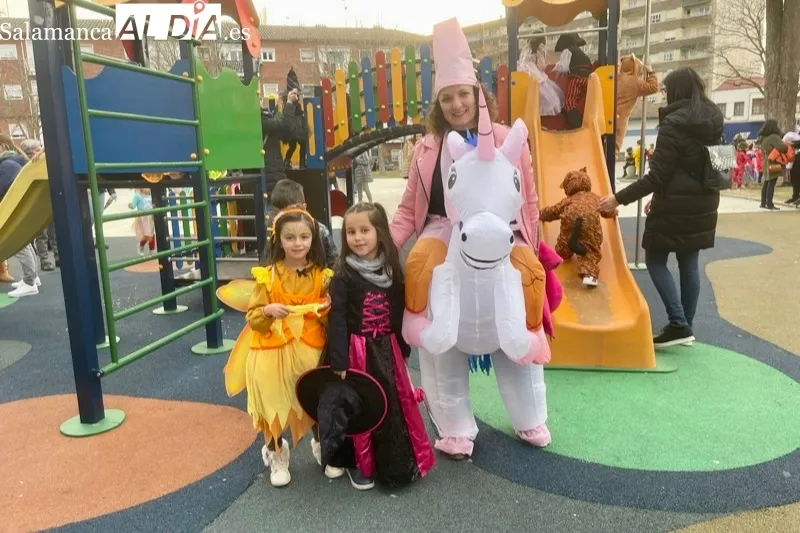 El parque La Huerta acogía el tradicional baile infantil de Carnaval