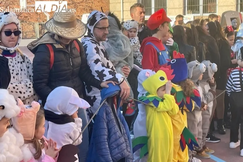 El colegio La Encarnación celebraba este viernes su Festival Misionero de Carnaval