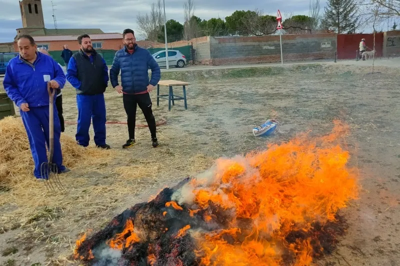 Paradinas celebraba este sábado su Matanza Tradicional