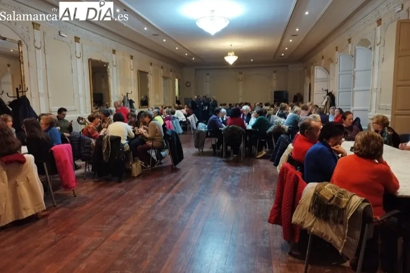 El Centro Social acogía la chocolatada solidaria organizada por las aguederas de Peñaranda