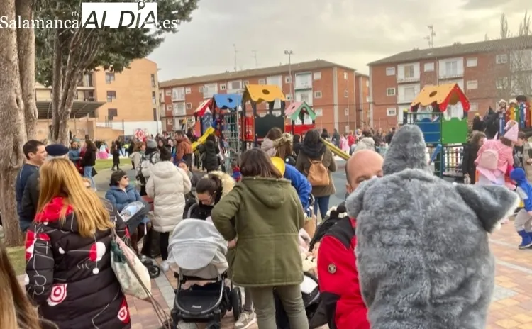El parque La Huerta acogía el tradicional baile infantil de Carnaval