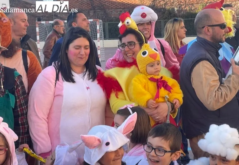 El colegio La Encarnación celebraba este viernes su Festival Misionero de Carnaval