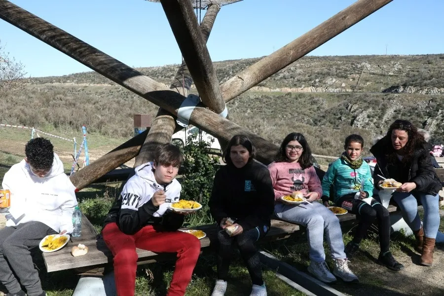 Foto 10 - Decenas de familias descubren Siega Verde con el deporte como &lsquo;excusa&rsquo;