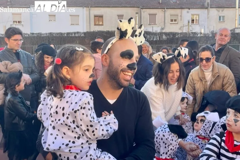 El colegio La Encarnación celebraba este viernes su Festival Misionero de Carnaval