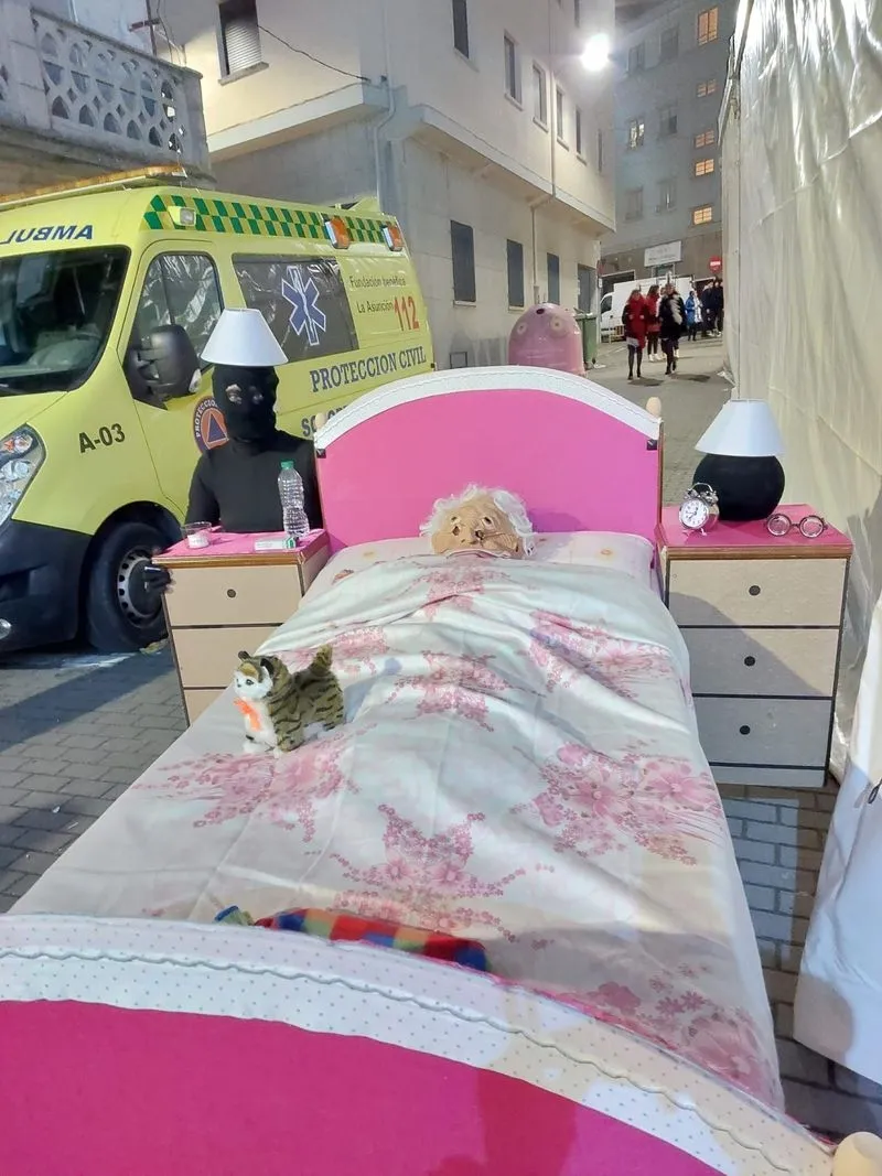 Foto 9 - &lsquo;Vel&aacute;zquez y sus Meninas&rsquo; y &lsquo;Rosa y la Yaya&rsquo; ganan el concurso de disfraces de Carnaval 