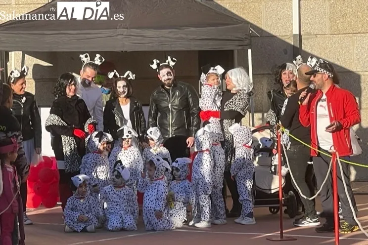 El colegio La Encarnación celebraba este viernes su Festival Misionero de Carnaval